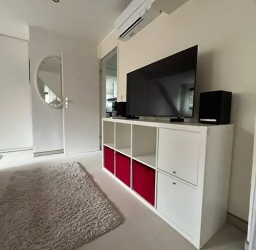 Zentrale Im Gruenen! Берлин