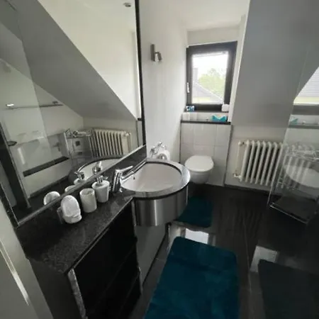 Zentrale Im Gruenen! Apartamento *