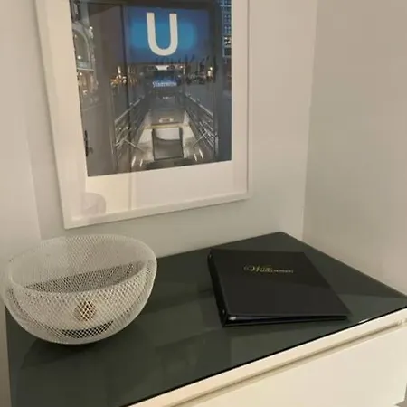 Zentrale Im Grünen! Apartment