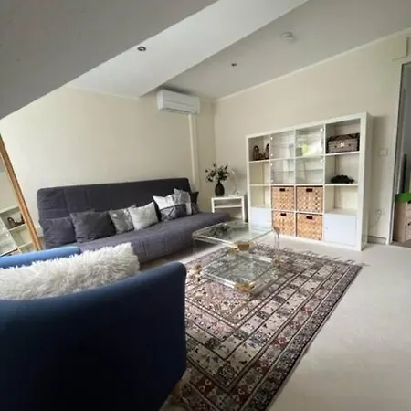 Zentrale Im Grünen! Apartment Berlin