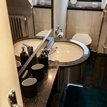 Zentrale Im Grünen! *