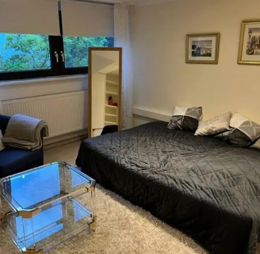 Zentrale Im Grünen! Apartamento *