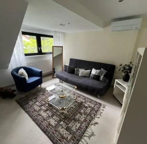 Zentrale Im Gruenen! Apartament