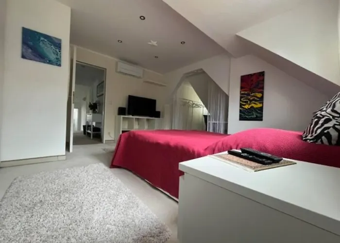 Zentrale Im Grünen! *