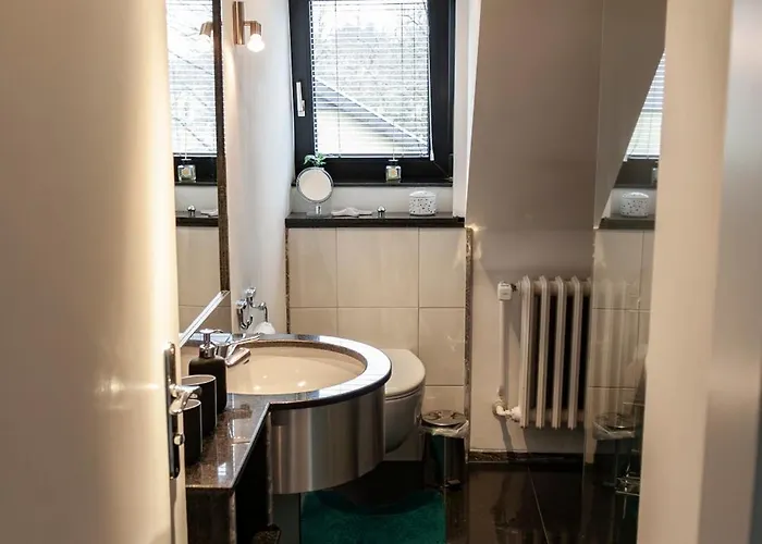 Zentrale Im Grünen! *