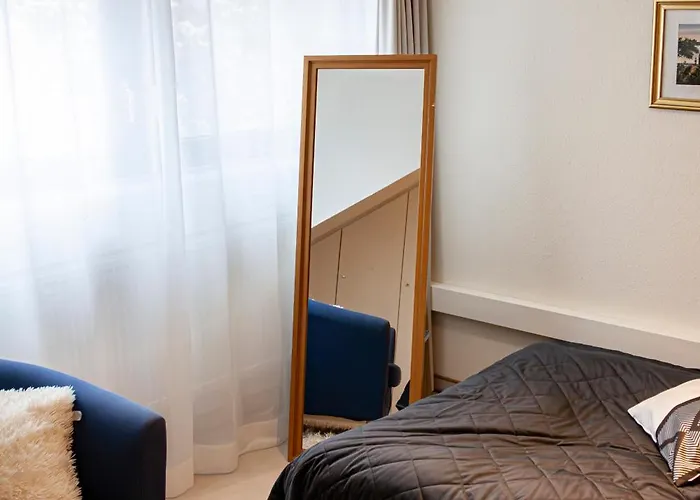 Zentrale Im Grünen!