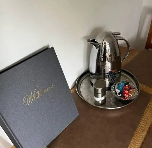 Zentrale Im Gruenen! דירה