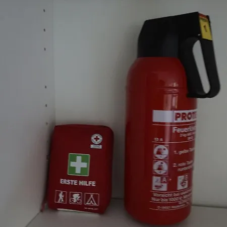 Zentrale Im Gruenen! * Βερολίνο